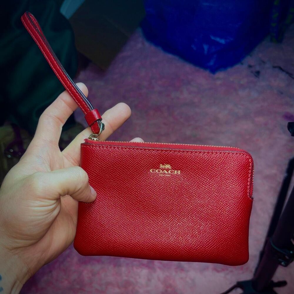 2016 Coach Corner Zip Wristlet